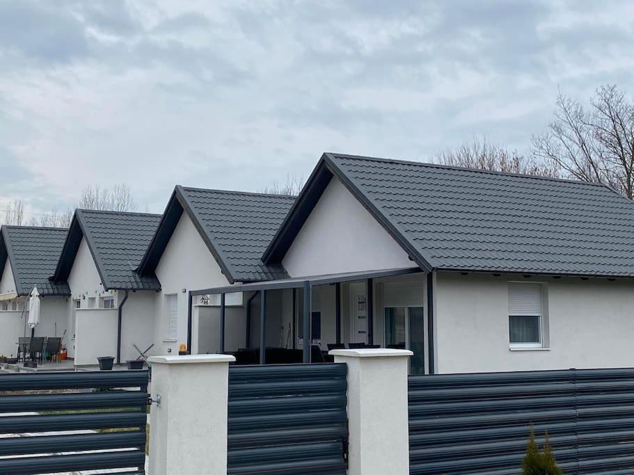 Villa Lipi - Home Away From Home Balatonszemes Exterior photo